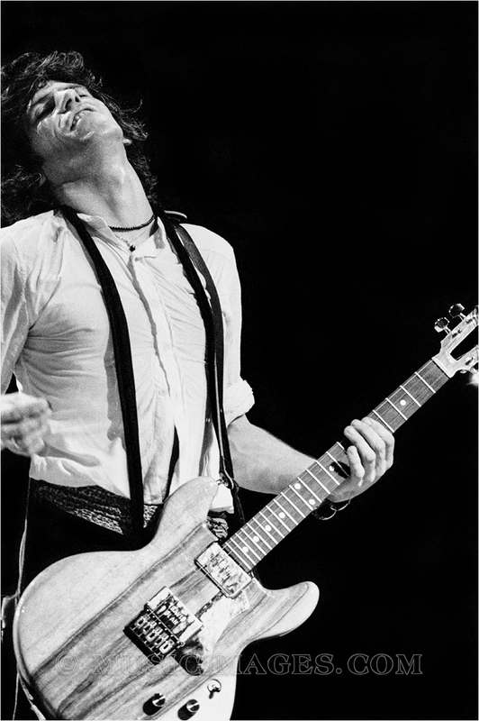 B580-32.jpg :: Keith Richards - Oakland Coliseum, Oakland, Ca. 5/20/79