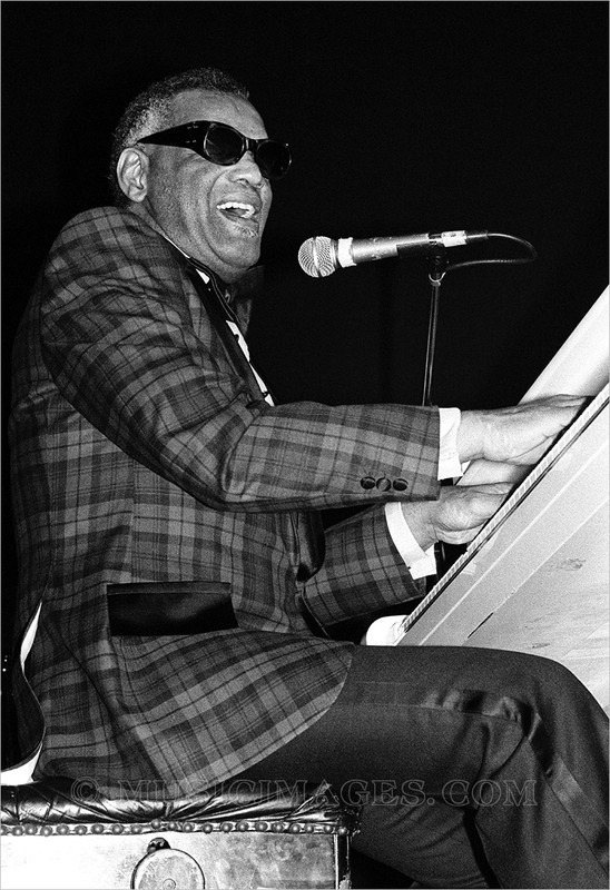 B628-5.jpg :: The Stone nightclub, San Francisco, Ca. 4/25/80