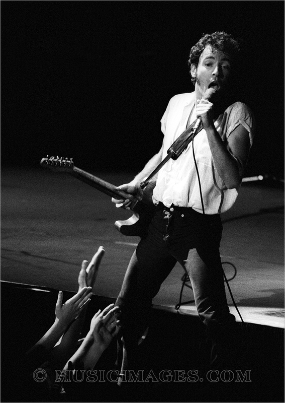 B675-23.jpg :: Oakland Coliseum, Oakland, Ca. 10/27/80