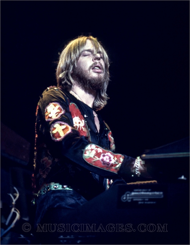 C12-20.jpg :: Oakland Coliseum, Oakland, Ca. 9/21/77