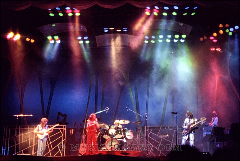 C12-23.jpg :: Oakland Coliseum, Oakland, Ca. 9/21/77