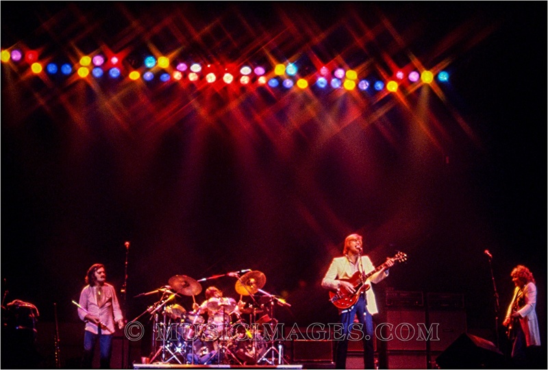 C121-25.jpg :: Oakland Coliseum, Oakland, Ca. 12/10/78