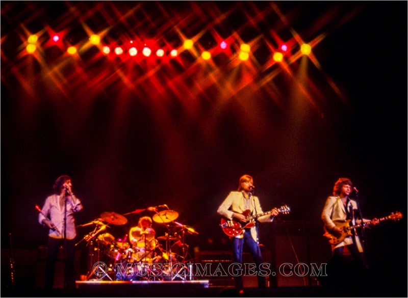 C122-32.jpg :: Oakland Coliseum, Oakland, Ca. 12/10/78