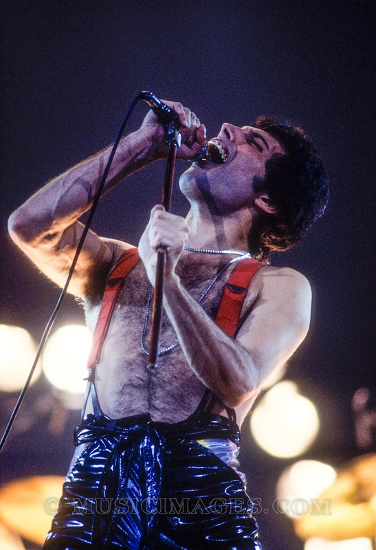 C134-32.jpg :: Oakland Coliseum, Oakland, Ca. 12/16/78