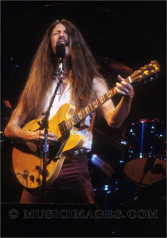 C140-3.jpg :: Pat Simmons - Oakland Coliseum, Oakland, Ca. 12/30/78