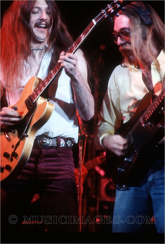 C140-8.jpg :: Pat Simmons & Jeff Baxter - Oakland Coliseum, Oakland, Ca. 12/30/78