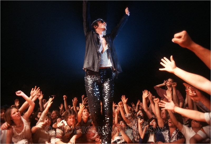 C155-20.jpg :: Oakland Auditorium, Oakland, Ca. 3/24/79