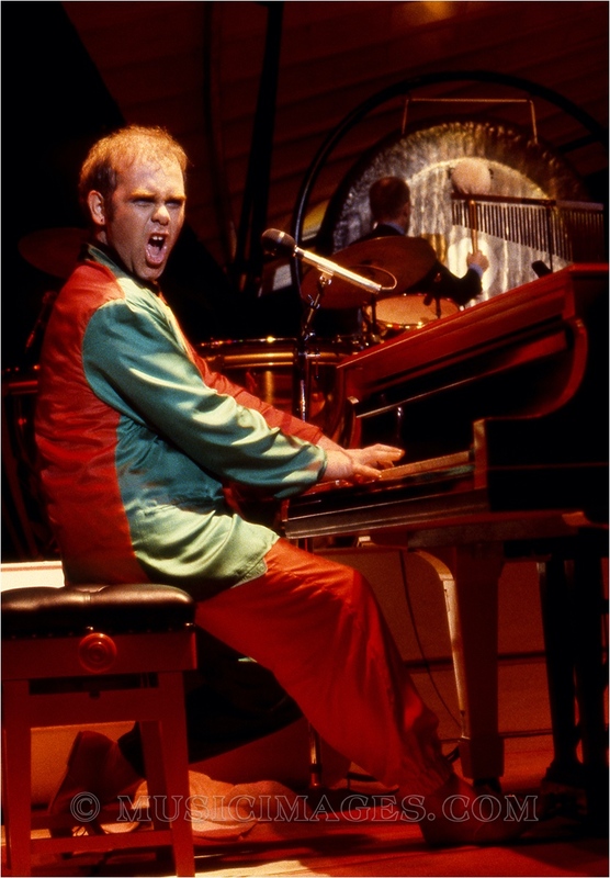 C218-26.jpg :: Berkeley Community Theater, Berkeley, Ca. 9/24/79