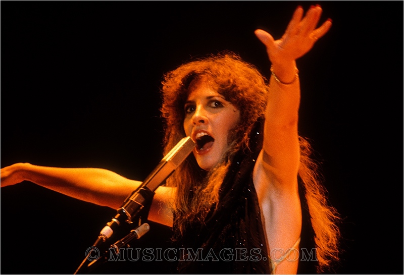 C240-2.jpg :: Steve Nicks - Cow Palace, San Francisco, Ca. 12/15/79