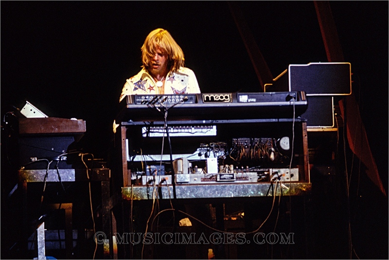 C3-29.jpg :: Oakland Coliseum, Oakland, Ca. 9/21/77