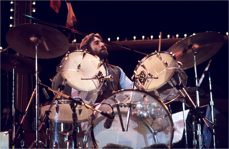 C31-3.jpg :: Dennis Wilson - Oakland Coliseum 12/15/76