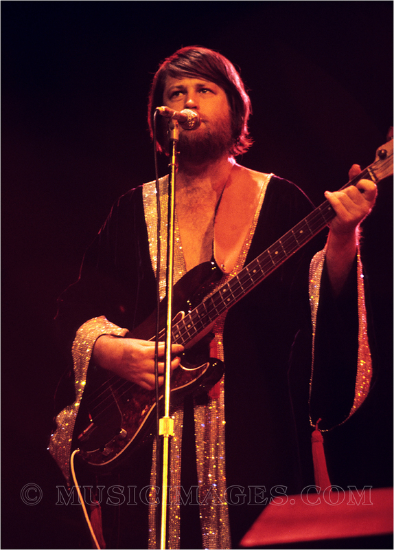 C31-37.jpg :: Brian Wilson - Oakland Coliseum 12/15/76