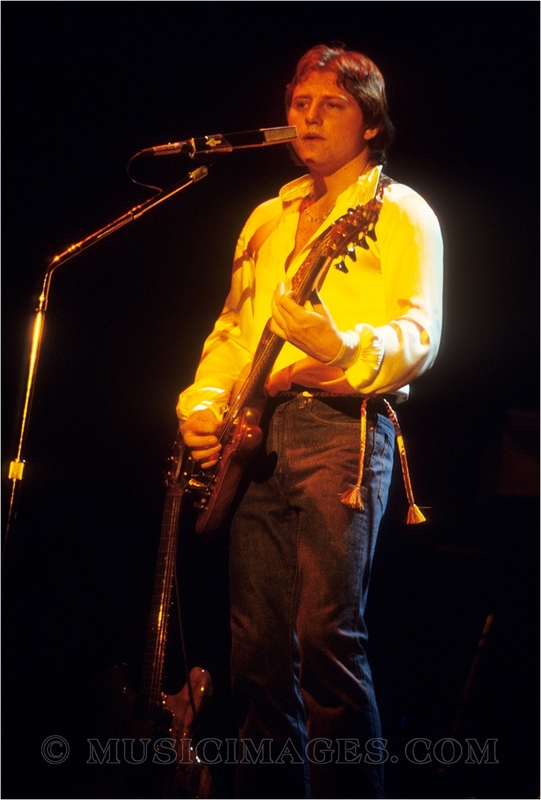 C37-7.jpg :: Oakland Coliseum, Oakland, Ca. 8/6/77