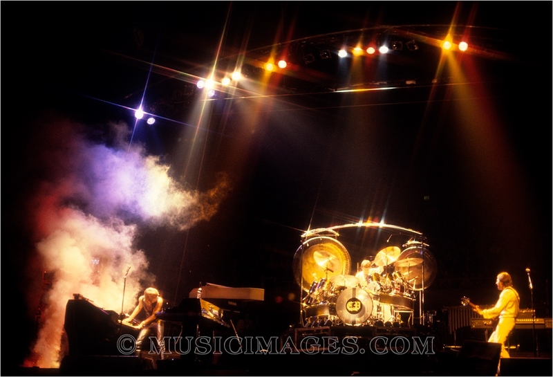 C82-23.jpg :: Oakland Coliseum, Oakland, Ca. 8/6/77