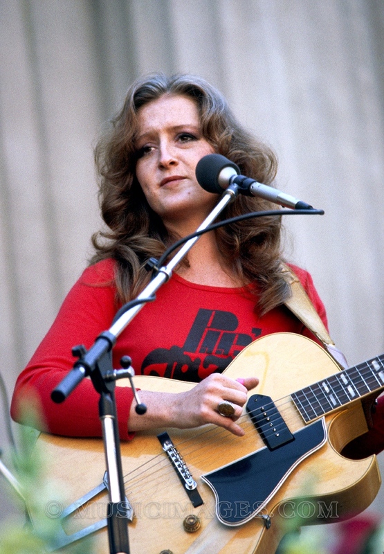C84-14.jpg :: Greek Theater, Berkeley, Ca. 9/3/77