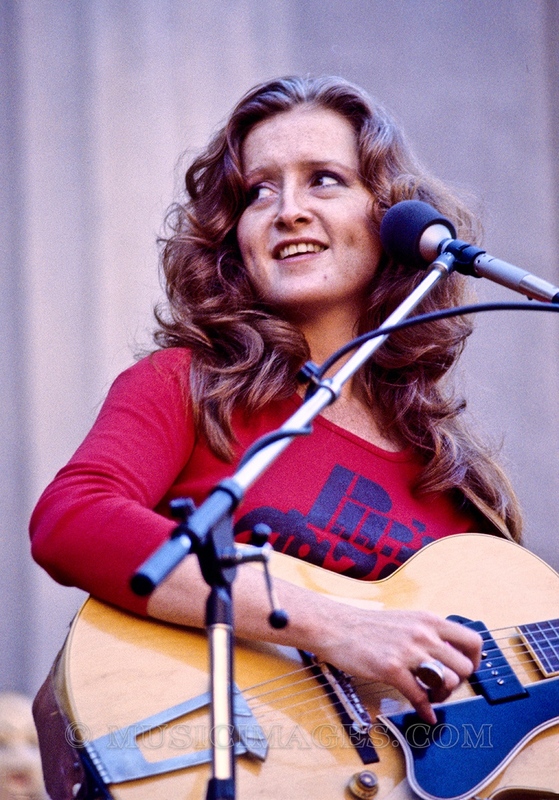 C84-32.jpg :: Greek Theater, Berkeley, Ca. 9/3/77