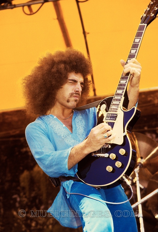 C92-23.jpg :: Neal Schon - Oakland Stadium, Oakland, Ca. 9/2/78