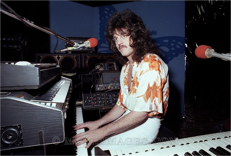 CN297B-9.jpg :: Gregg Rollie - Joey Bavaresco TV Show - Kabuki Theater, San Francisco, Ca. 1/7/78