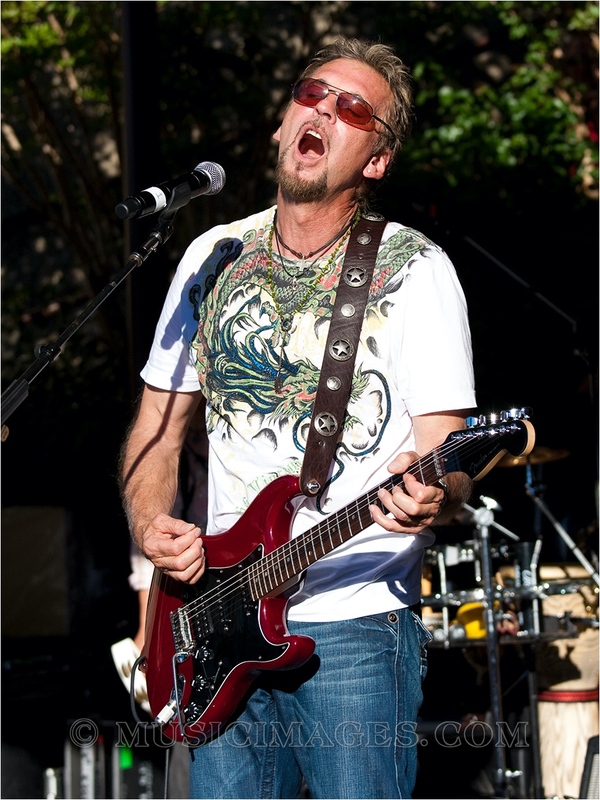 KennyLoggins-060510_0171.jpg :: Rodney Strong Vineyards, Healdsburg, Ca. 6/5/10 