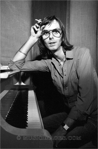 Photos of Nicky Hopkins by music photographer Ed Perlstein