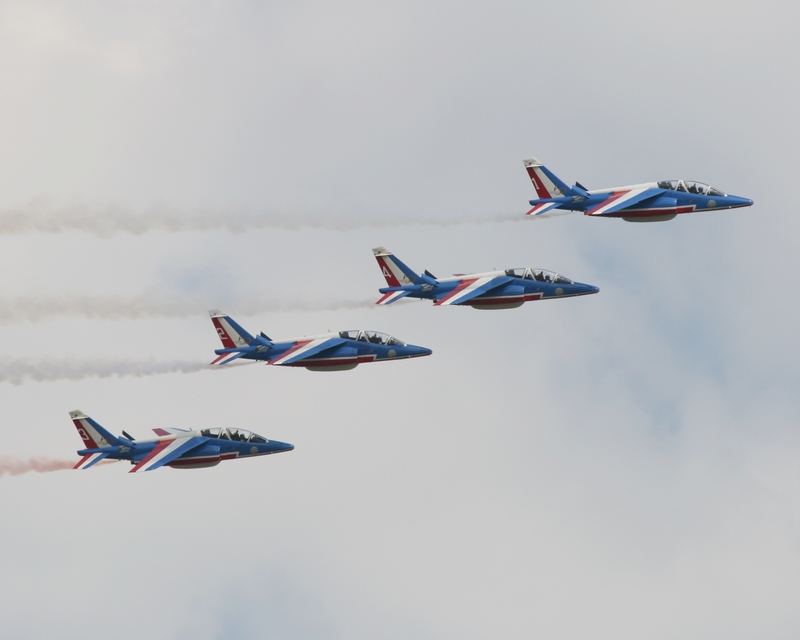 DASSAULT ALPHA JET PATROUILLE DE FRANCE 413(1).jpg