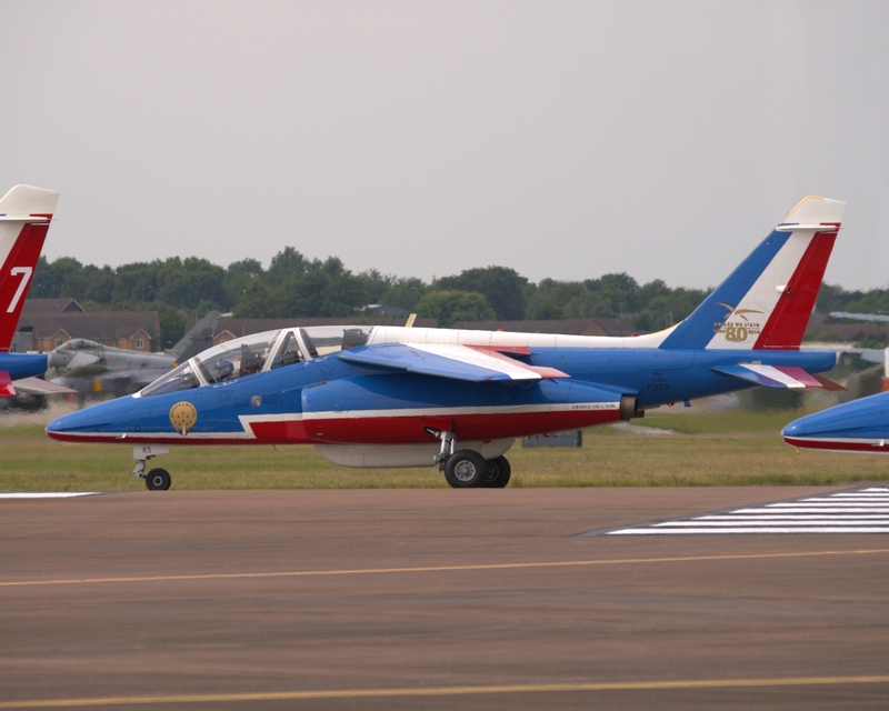 DASSAULT ALPHA JET PATROUILLE DE FRANCE P1014948(1).jpg