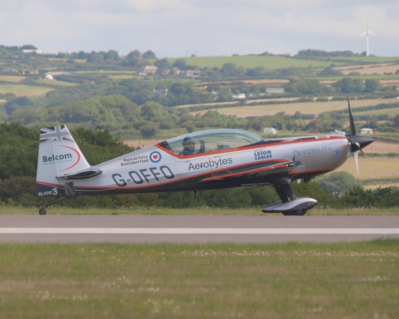 EXTRA 300 G-OFFO BLADES P1017574(1).jpg :: OLYMPUS DIGITAL CAMERA