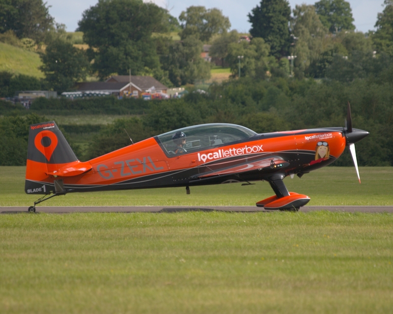 EXTRA 300 G-ZEXL BLADES P1019139(1).jpg