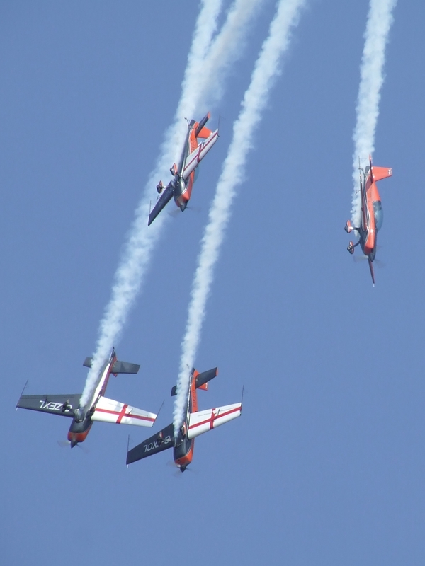 EXTRA 300 G-ZEXL G-ZXEL G-ZXCL G-OFFO BLADES DSCF2218(1).jpg