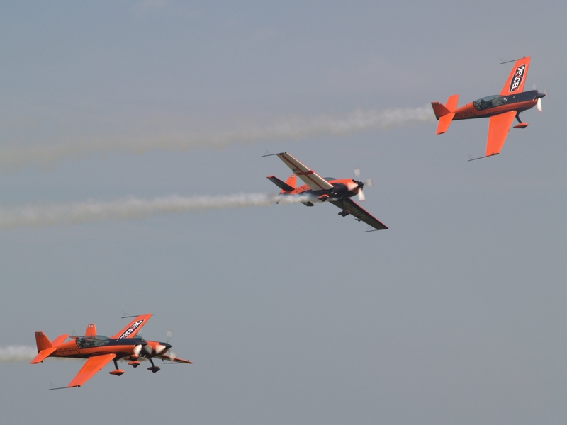 EXTRA 300 G-ZEXL G-ZXEL G-ZXCL G-OFFO BLADES P1011725(1).jpg