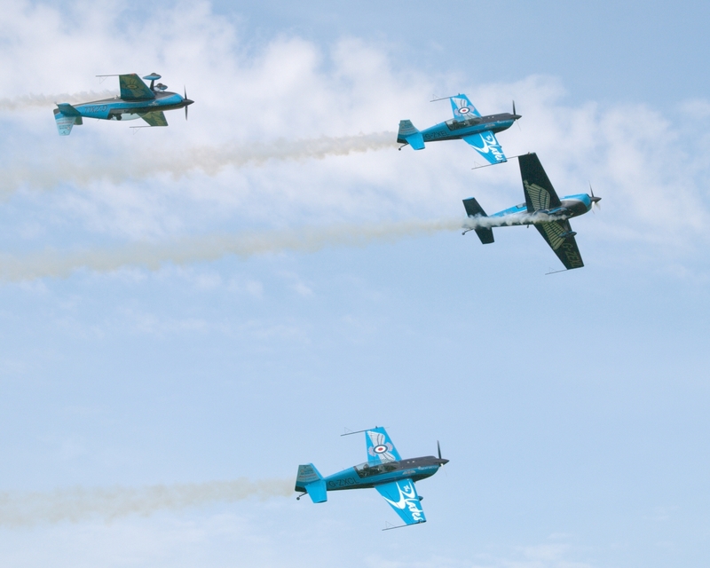 EXTRA 300 G-ZEXL G-ZXEL G-ZXCL G-OFFO BLADES P1014579(1).jpg