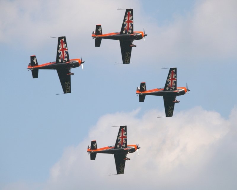 EXTRA 300 G-ZEXL G-ZXEL G-ZXCL G-OFFO BLADES P1014598(1).jpg