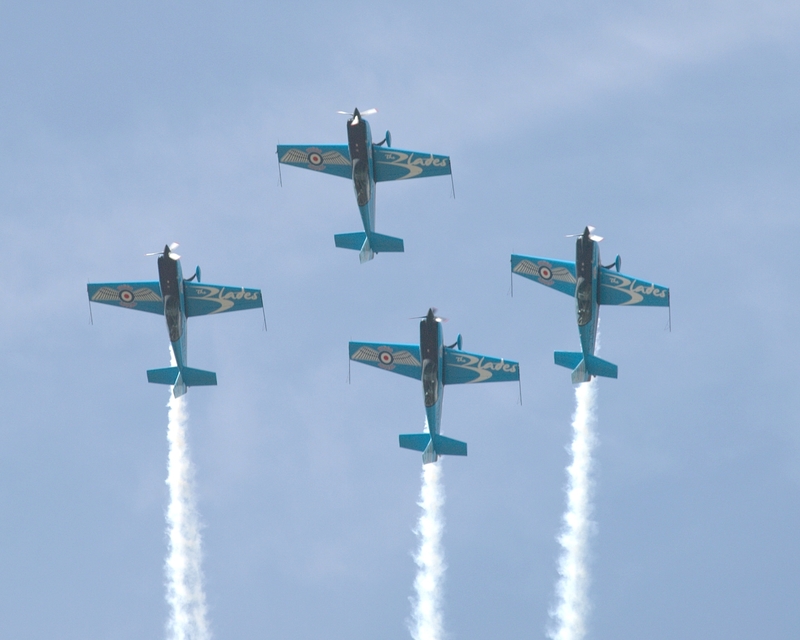 EXTRA 300 G-ZEXL G-ZXEL G-ZXCL G-OFFO BLADES P1014600(1).jpg