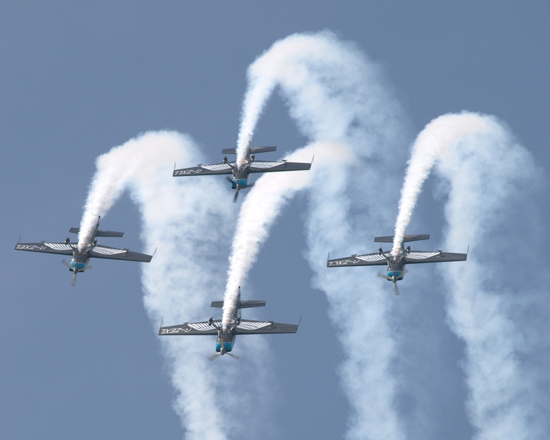 EXTRA 300 G-ZEXL G-ZXEL G-ZXCL G-OFFO BLADES P1014604(1).jpg