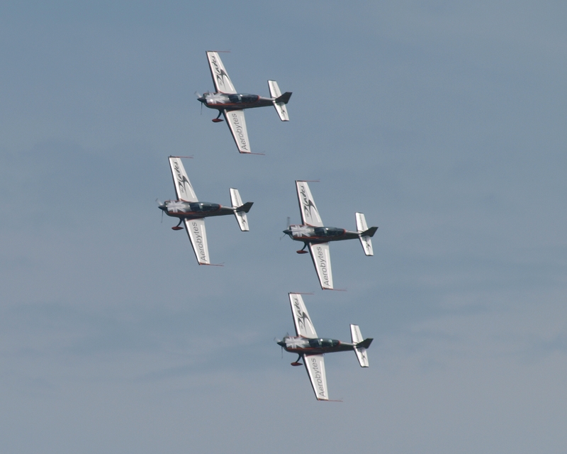 EXTRA 300 G-ZEXL G-ZXEL G-ZXCL G-OFFO BLADES P1017805(1).jpg :: OLYMPUS DIGITAL CAMERA