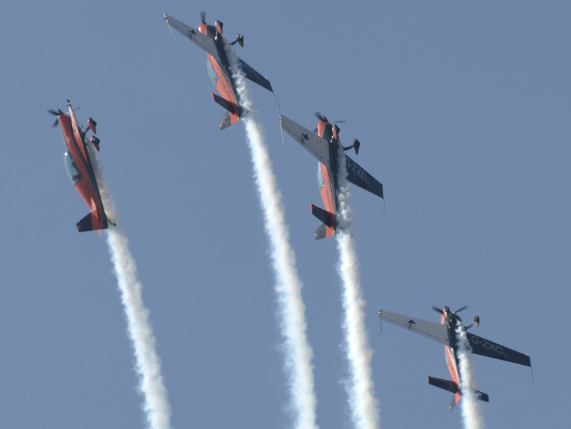 EXTRA 300 G-ZEXL G-ZXEL G-ZXCL G-OFFO BLADES P6084321(1).jpg
