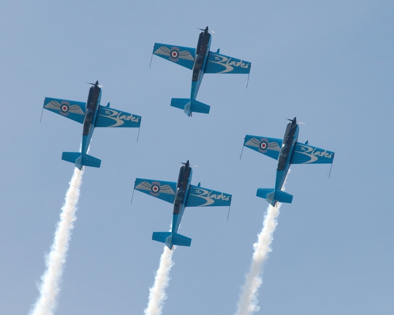 EXTRA 300 G-ZEXL G-ZXEL G-ZXCL G-OFFO BLADES P6274119(1).jpg