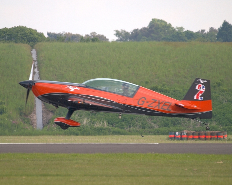EXTRA 300 G-ZXEL BLADES P1014629(1).jpg