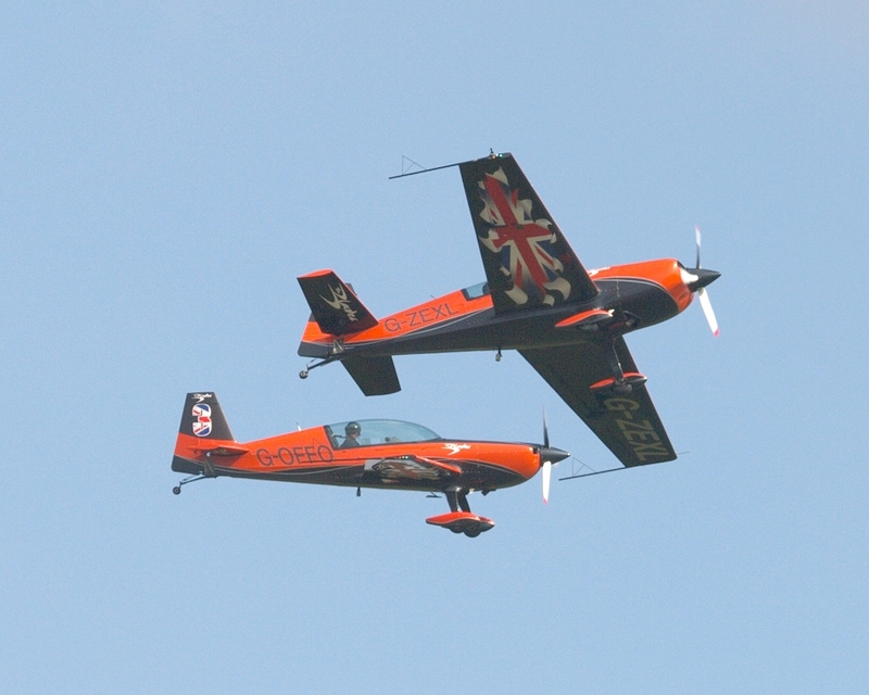 EXTRA 300 G-ZXEL G-OFFO BLADES P1014613(1).jpg