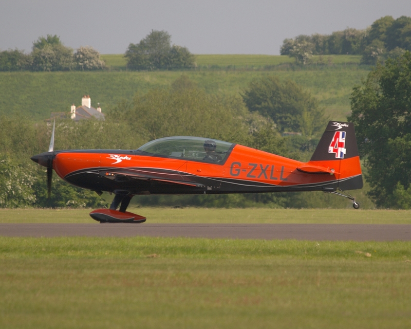 EXTRA 300 G-ZXLL BLADES P1014577(1).jpg
