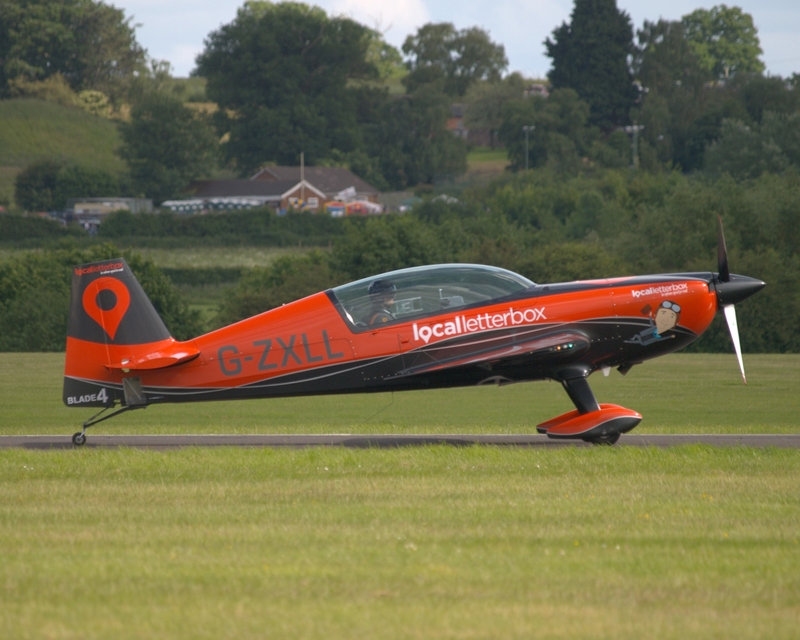 EXTRA 300 G-ZXLL BLADES P1019134(1).jpg