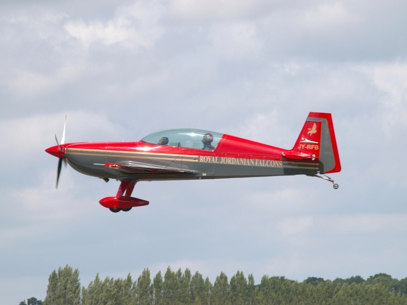 EXTRA 300 ROYAL JORDANIAN FALCONS JY-RFB P7156817(1).jpg