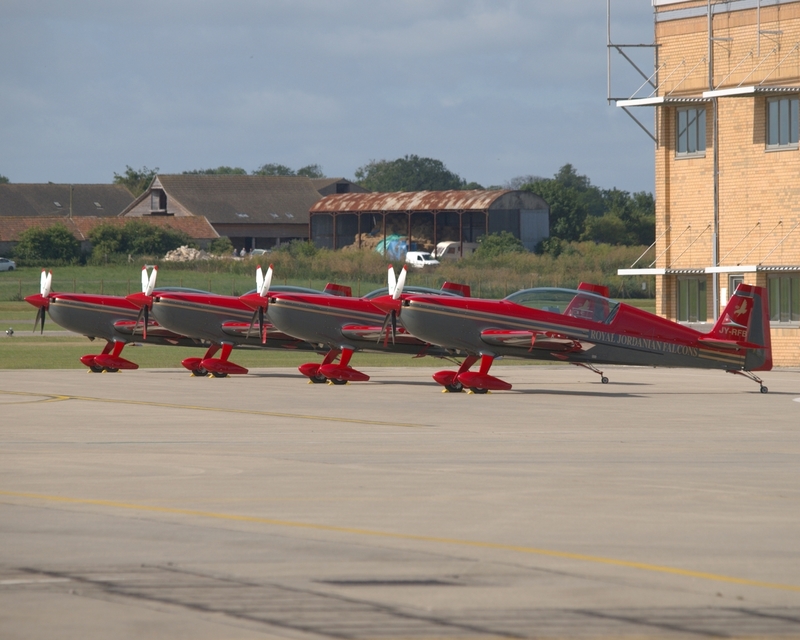 EXTRA 300 ROYAL JORDANIAN FALCONS P1016919(1).jpg