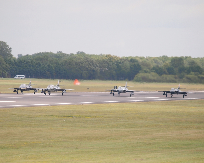 HAWKER HUNTER TEAM VIPER P7186659(1).jpg :: OLYMPUS DIGITAL CAMERA