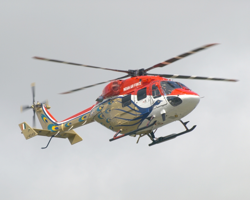 HINDUSTAN ALH DHRUV SARANG HELICOPTER DISPLAY TEAM P7118111(1).jpg