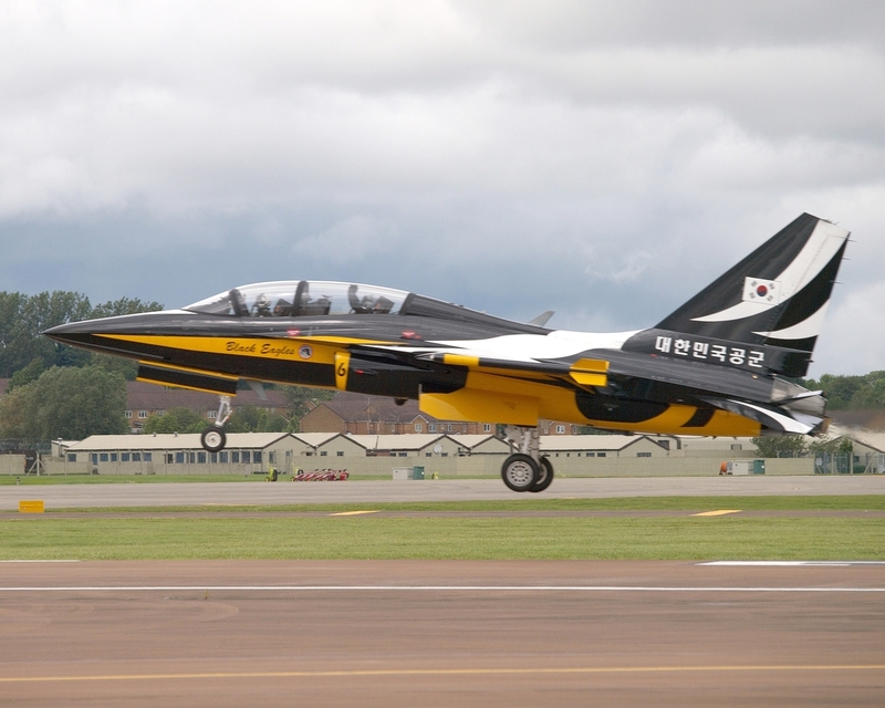KAI-50B KOREAN BLACK EAGLES 6 FAIRFORD 2012 P7049123(1).jpg