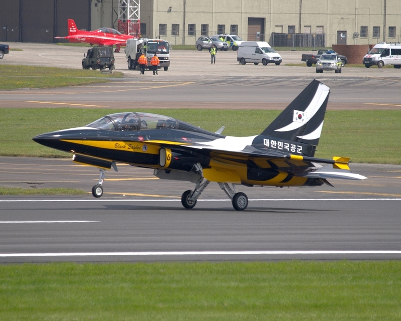 KAI-50B KOREAN BLACK EAGLES 6 FAIRFORD 2012 P7082387(1).jpg