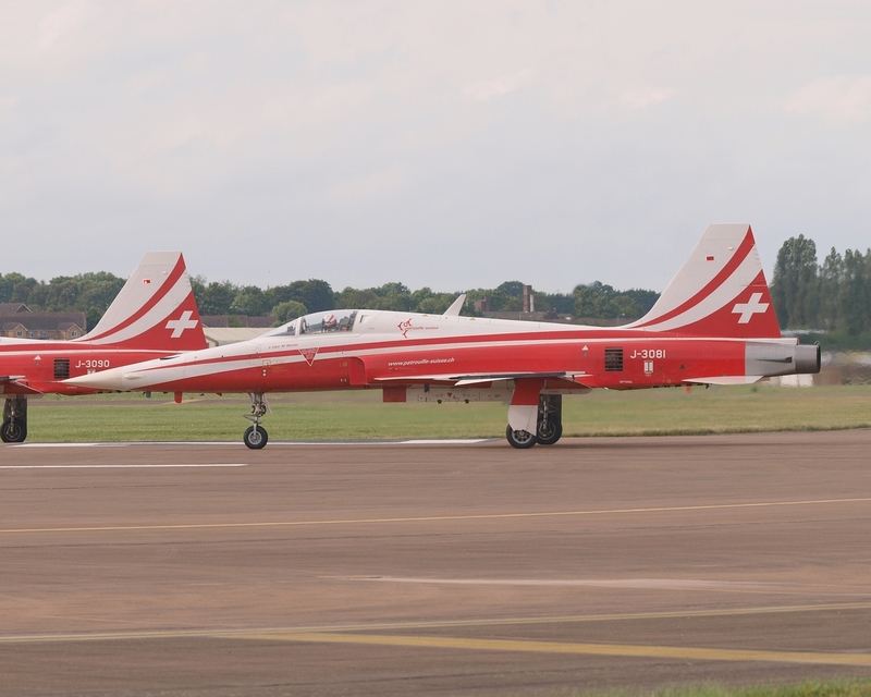 NORTHROP F-5 TIGER J-3081 PATROUILLE SUISSE P1014670(1).jpg :: OLYMPUS DIGITAL CAMERA