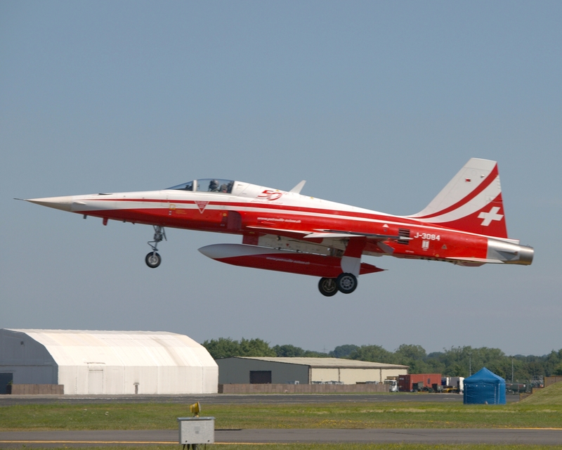 NORTHROP F-5 TIGER J-3084 PATROUILLE SUISSE P1012187(1).jpg