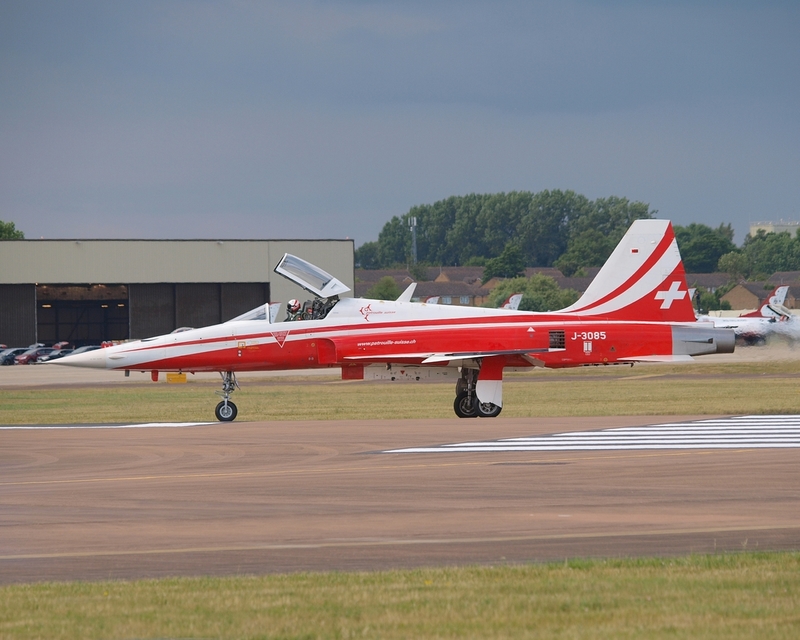NORTHROP F-5 TIGER J-3085 PATROUILLE SUISSE P1017528(1).jpg :: OLYMPUS DIGITAL CAMERA